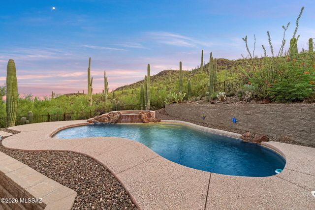 9901 N Silverbell Road, Tucson, AZ 85743