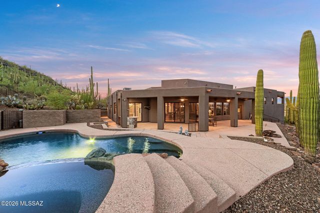 9901 N Silverbell Road, Tucson, AZ 85743