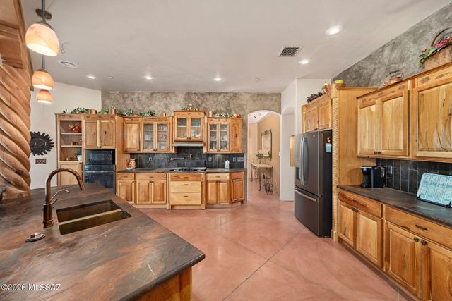 9901 N Silverbell Road, Tucson, AZ 85743