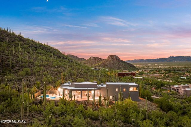 9901 N Silverbell Road, Tucson, AZ 85743