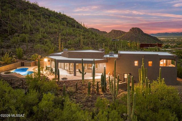 9901 N Silverbell Road, Tucson, AZ 85743