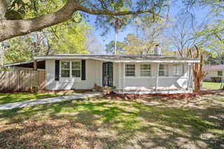 2214 S Hillwood Drive, Mobile, AL 36605