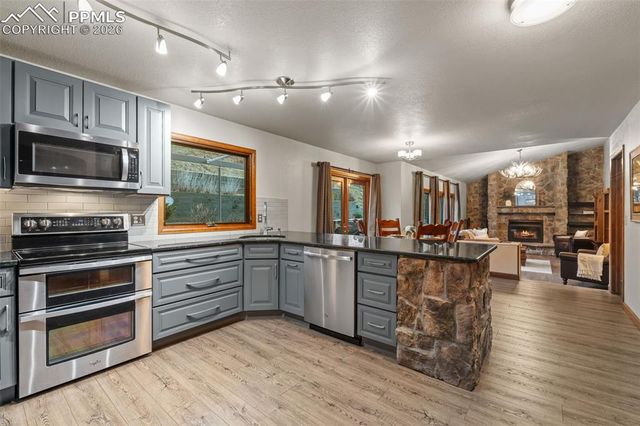 253 Chatham Drive, Colorado Springs, CO 80906