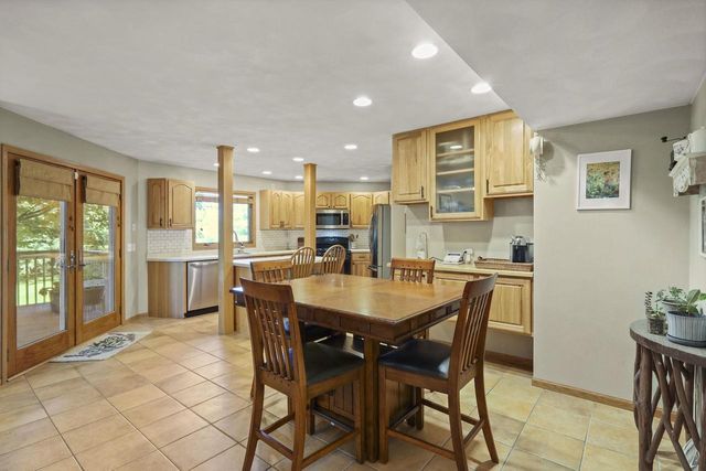 7801 N Robert Drive, Evansville, WI 53536