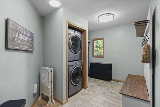 7801 N Robert Drive, Evansville, WI 53536