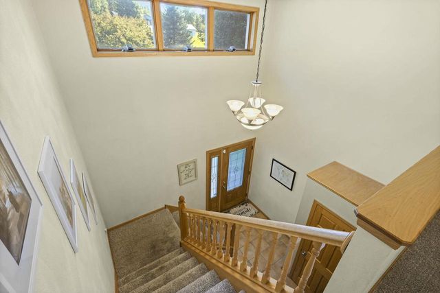 7801 N Robert Drive, Evansville, WI 53536