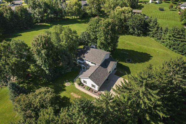 7801 N Robert Drive, Evansville, WI 53536