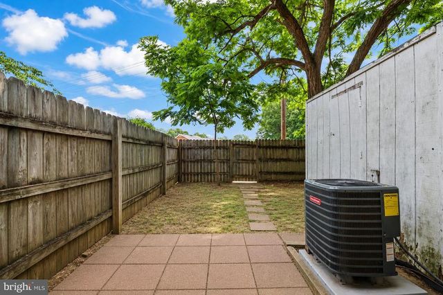 307 OLDE GREENWICH DR, Fredericksburg, VA 22408