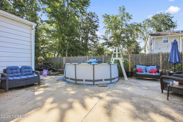 1151 Beechmont Street, Toms River, NJ 08757