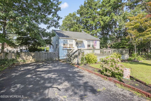 1151 Beechmont Street, Toms River, NJ 08757