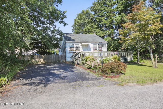 1151 Beechmont Street, Toms River, NJ 08757