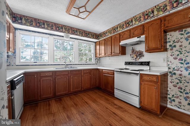 8204 ELKWOOD CT, Pasadena, MD 21122