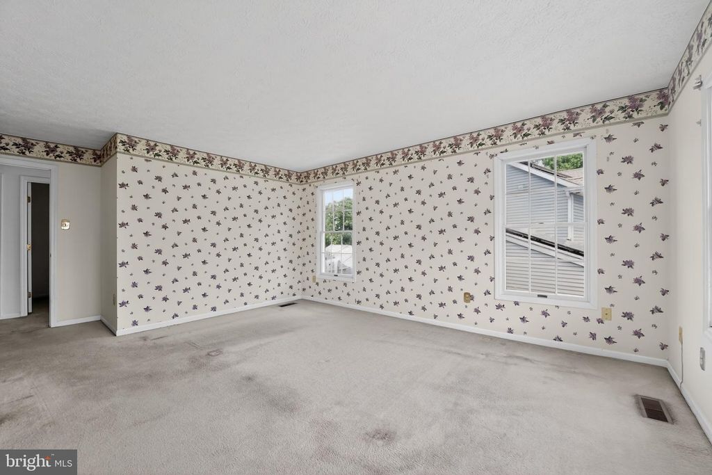 Image 17 of property listing at 8204 ELKWOOD CT, Pasadena, MD 21122