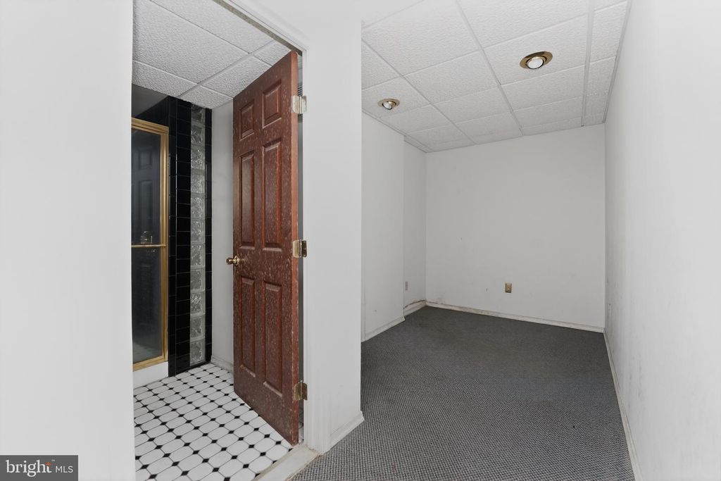 Image 21 of property listing at 8204 ELKWOOD CT, Pasadena, MD 21122