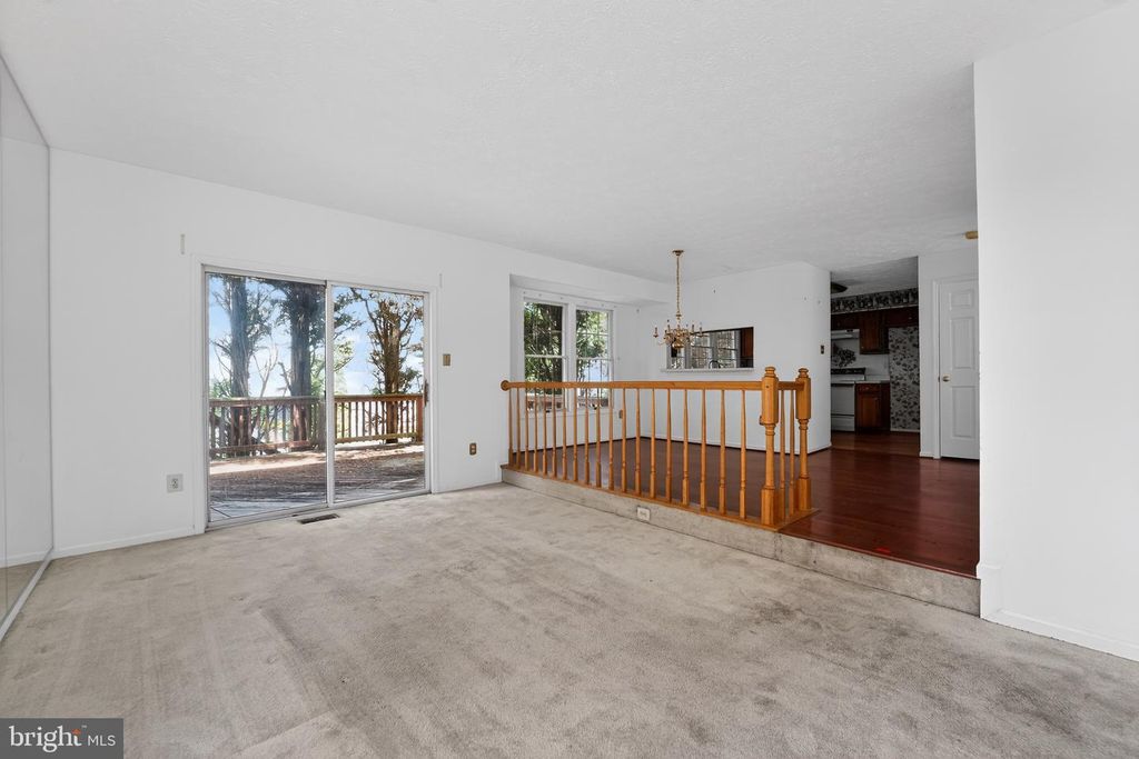 Image 5 of property listing at 8204 ELKWOOD CT, Pasadena, MD 21122