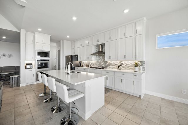 805 Feathergrass Court, Haslet, TX 76052