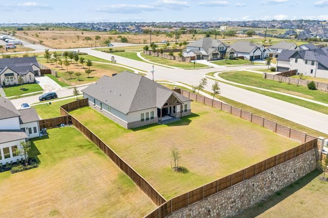 805 Feathergrass Court, Haslet, TX 76052