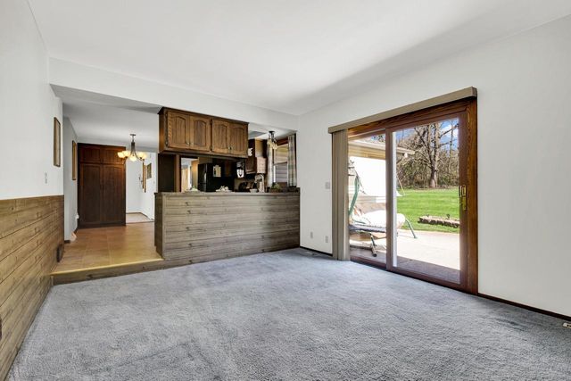 W214N10404 Oak LANE, Germantown, WI 53022