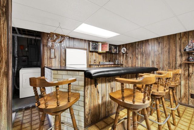 W214N10404 Oak LANE, Germantown, WI 53022