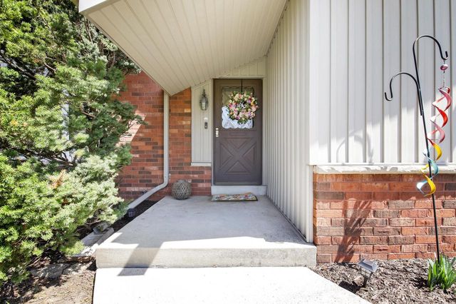 W214N10404 Oak LANE, Germantown, WI 53022