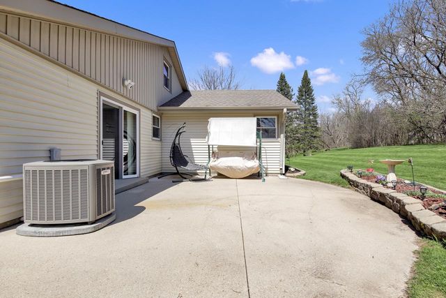 W214N10404 Oak LANE, Germantown, WI 53022