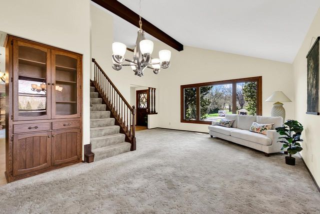 W214N10404 Oak LANE, Germantown, WI 53022