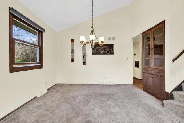 W214N10404 Oak LANE, Germantown, WI 53022