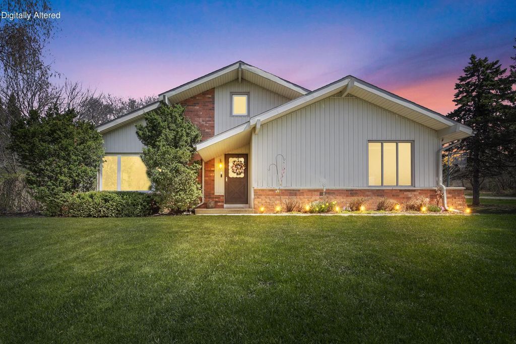 W214N10404 Oak LANE, Germantown, WI 53022