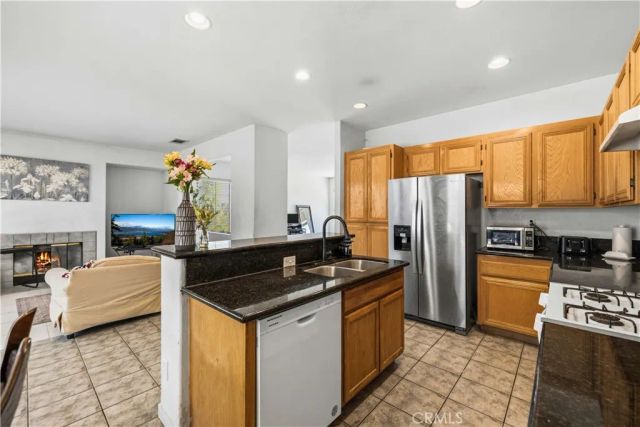 333 Fantasy, Palmdale, CA 93551