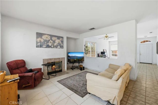 333 Fantasy, Palmdale, CA 93551