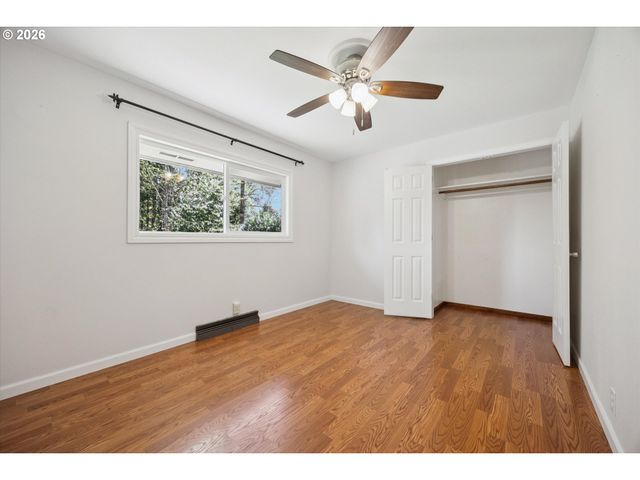 4914 Se GLEN ECHO Ave, Milwaukie, OR 97267