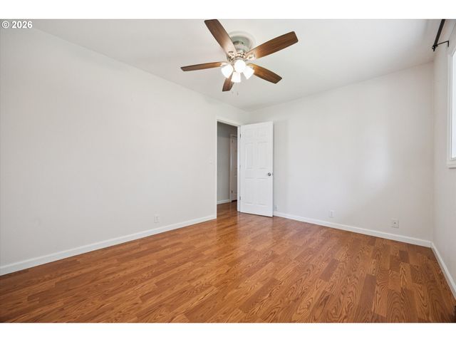 4914 Se GLEN ECHO Ave, Milwaukie, OR 97267