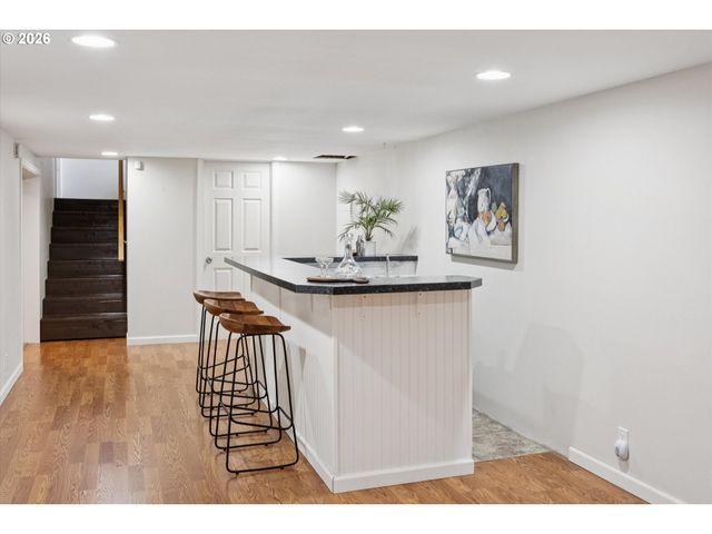 4914 Se GLEN ECHO Ave, Milwaukie, OR 97267