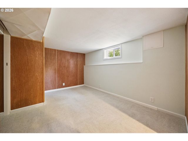 4914 Se GLEN ECHO Ave, Milwaukie, OR 97267