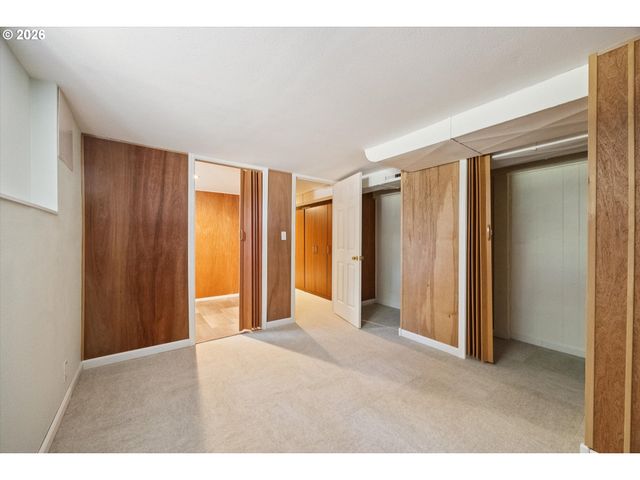 4914 Se GLEN ECHO Ave, Milwaukie, OR 97267