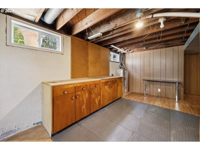 4914 Se GLEN ECHO Ave, Milwaukie, OR 97267