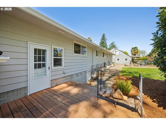 4914 Se GLEN ECHO Ave, Milwaukie, OR 97267