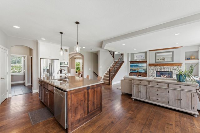 10 Crescent Lane, North Oaks, MN 55127