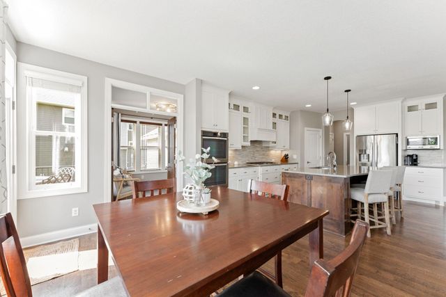 10 Crescent Lane, North Oaks, MN 55127