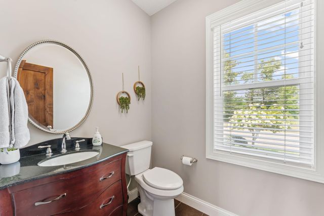 10 Crescent Lane, North Oaks, MN 55127