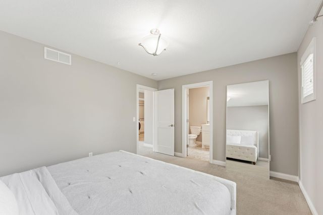 10 Crescent Lane, North Oaks, MN 55127