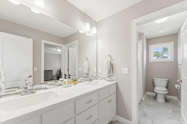 10 Crescent Lane, North Oaks, MN 55127