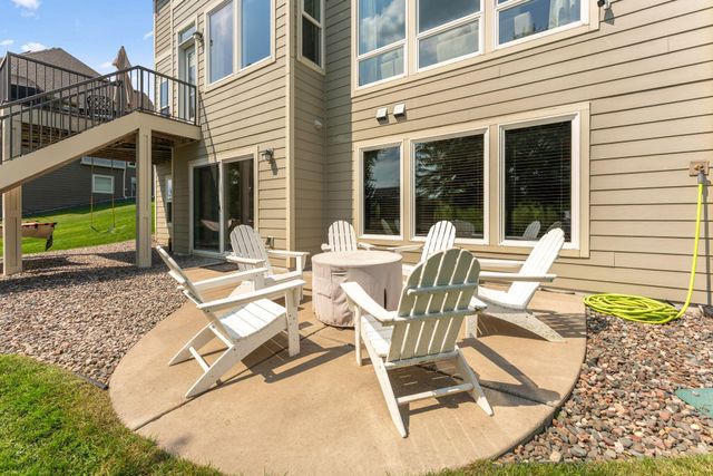 10 Crescent Lane, North Oaks, MN 55127