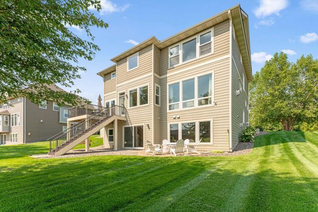 10 Crescent Lane, North Oaks, MN 55127