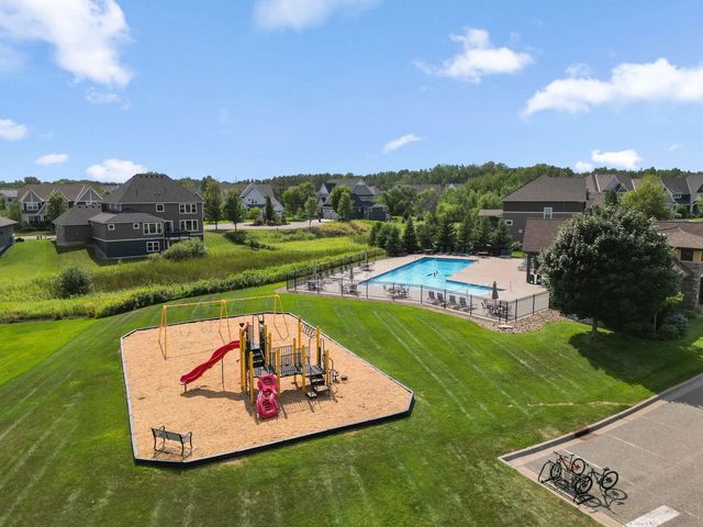 10 Crescent Lane, North Oaks, MN 55127