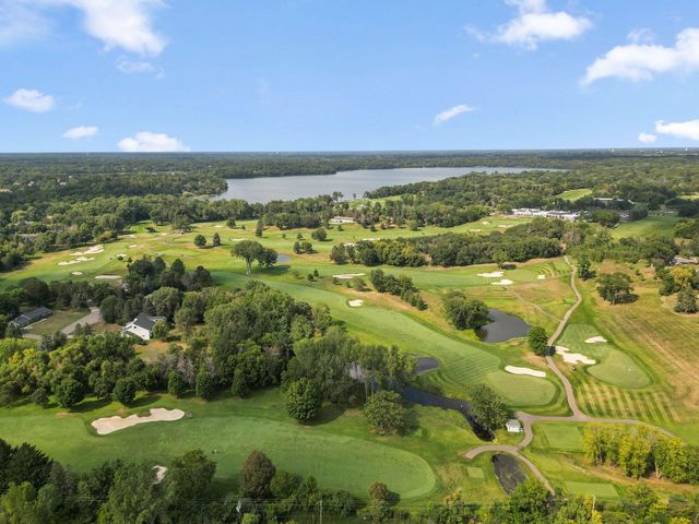 10 Crescent Lane, North Oaks, MN 55127