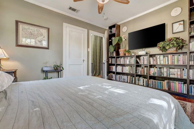 809 E 44th ST, Austin, TX 78751