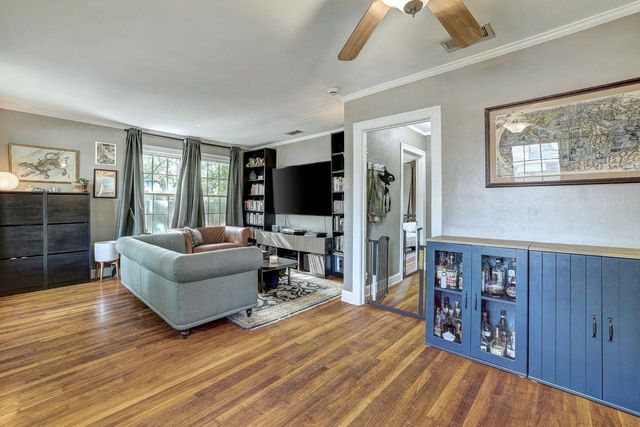 809 E 44th ST, Austin, TX 78751