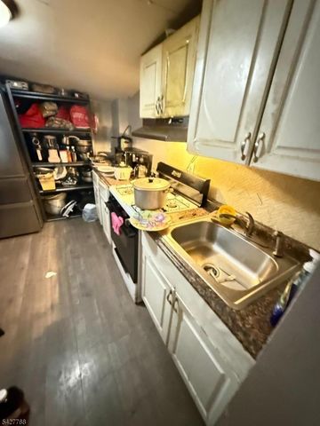 63 Pearl St, Paterson City, NJ 07501