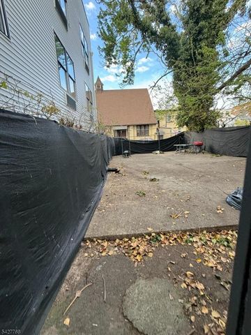 63 Pearl St, Paterson City, NJ 07501